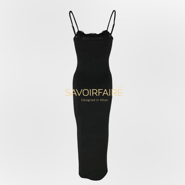 Schwarzes, enges Kleid 
