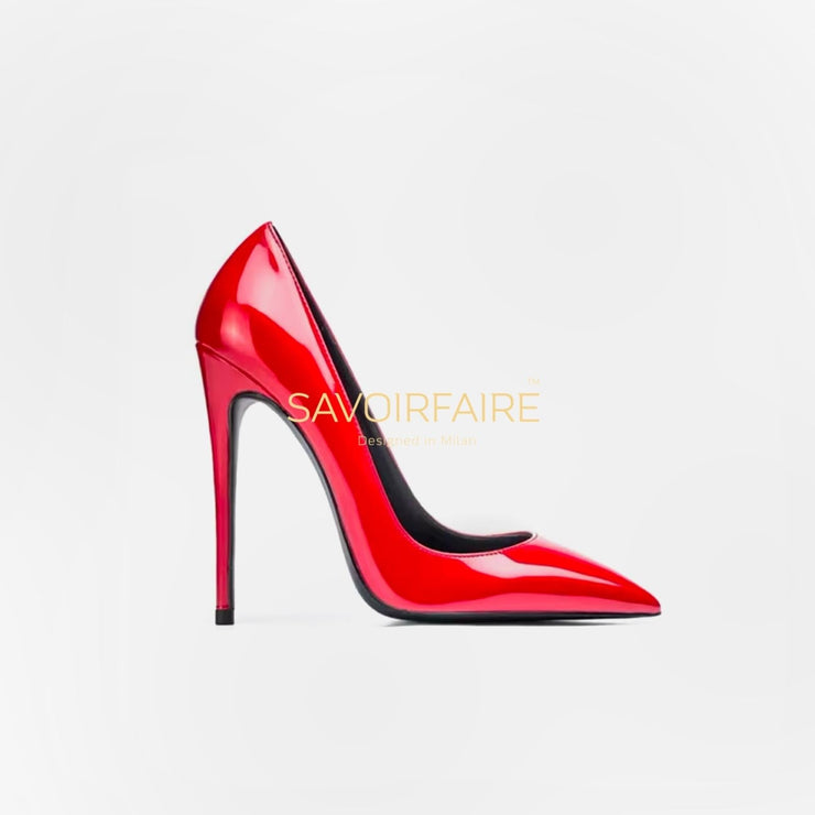 Rote Stilettos mit Zehenpartie