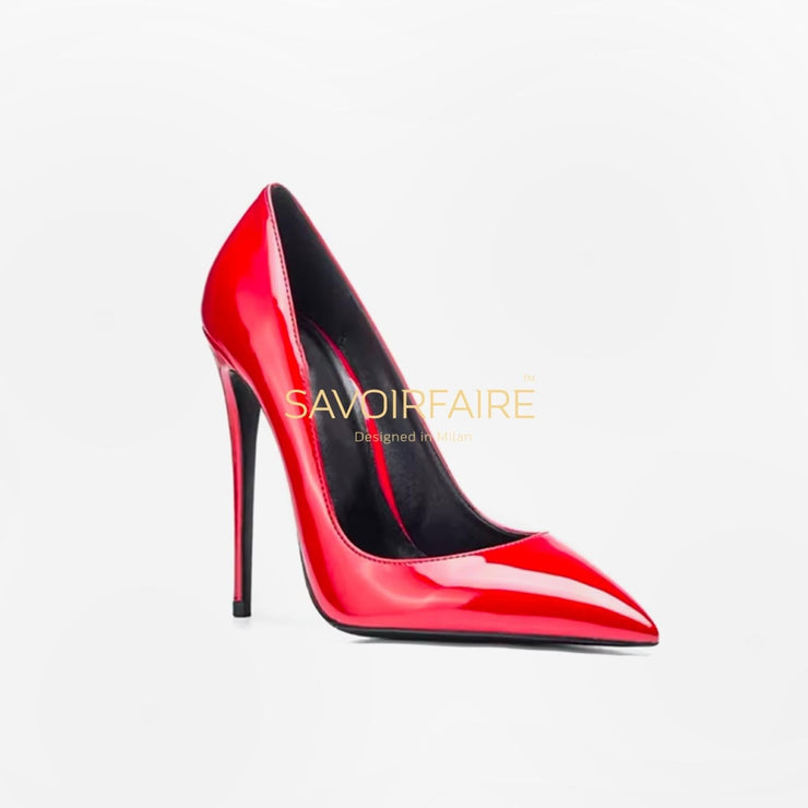 Rote Stilettos mit Zehenpartie